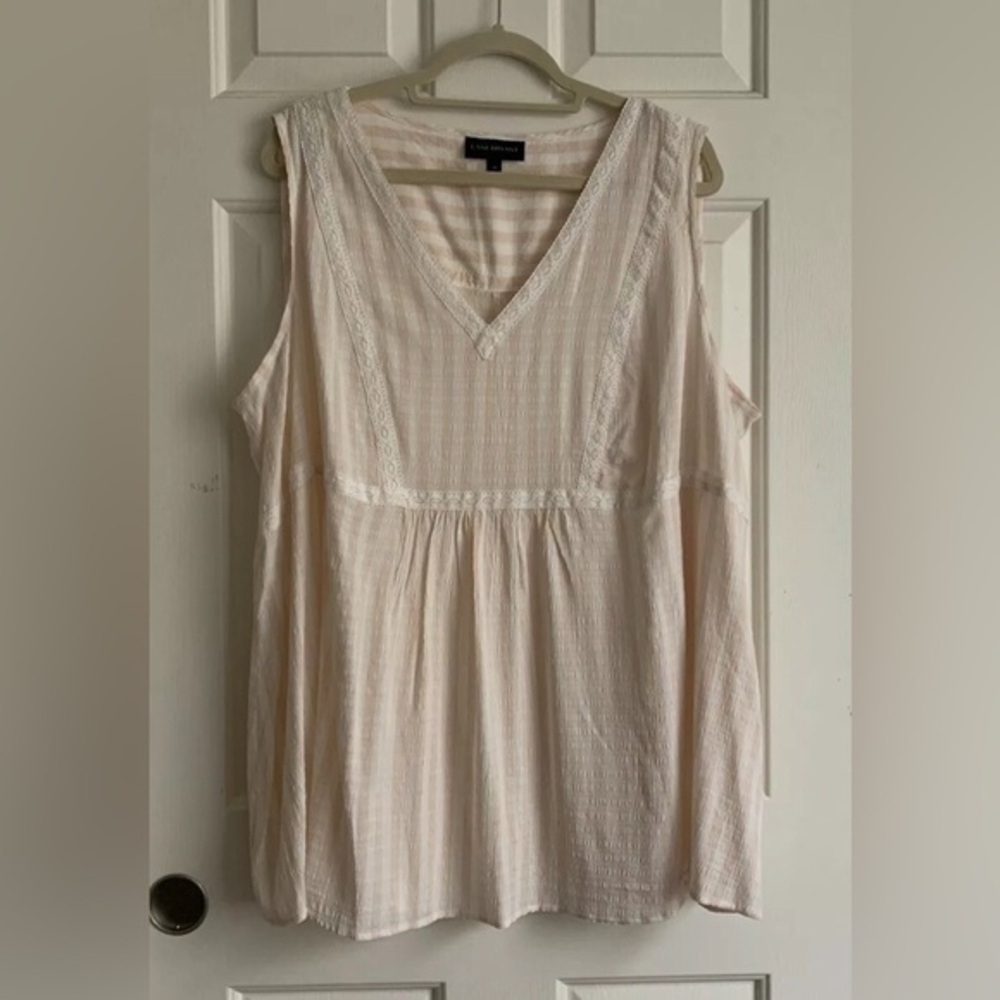 Lane Bryant nwt size 24 V-Neck top